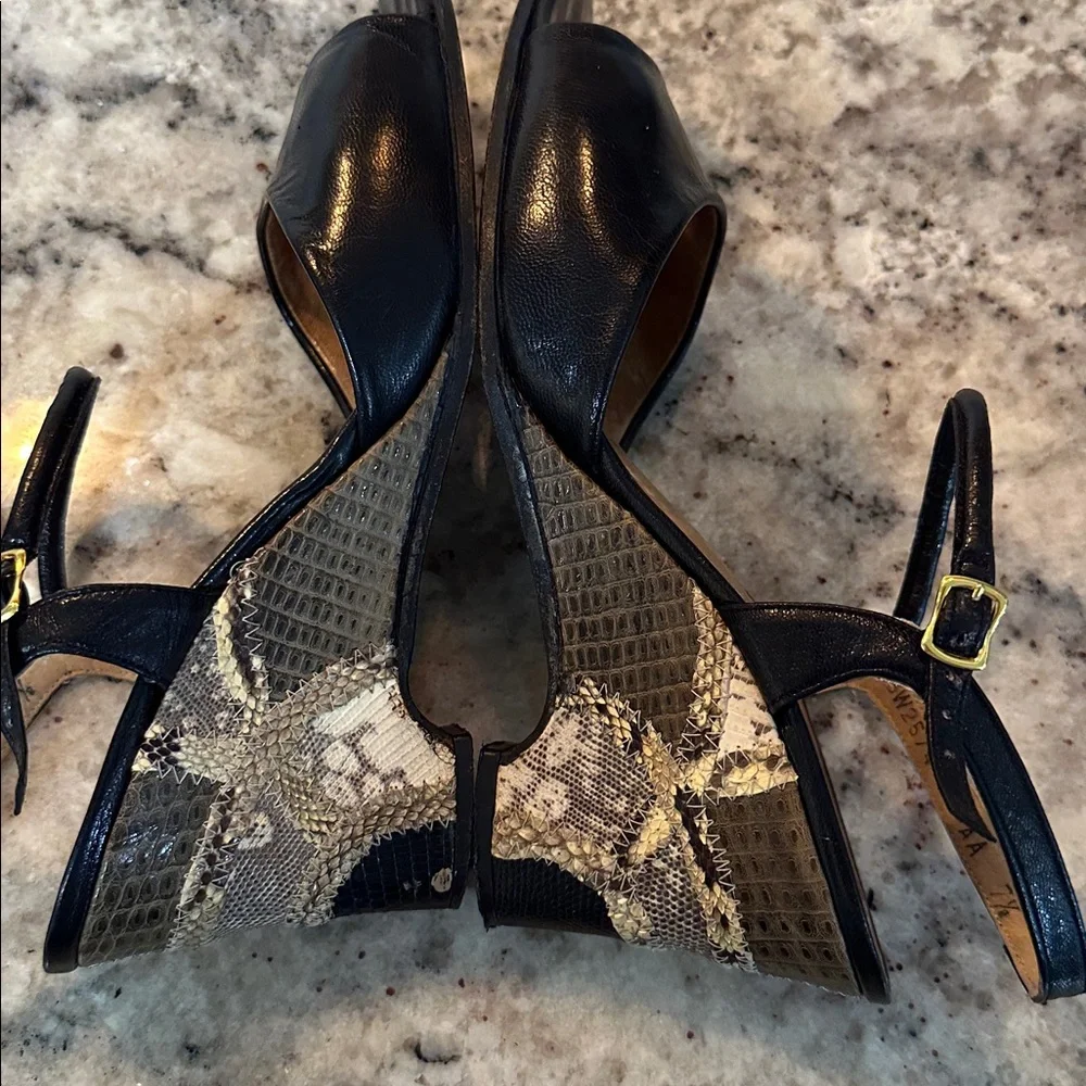 Martinique Black and Tan Wedge Sandals - Picture 11 of 13